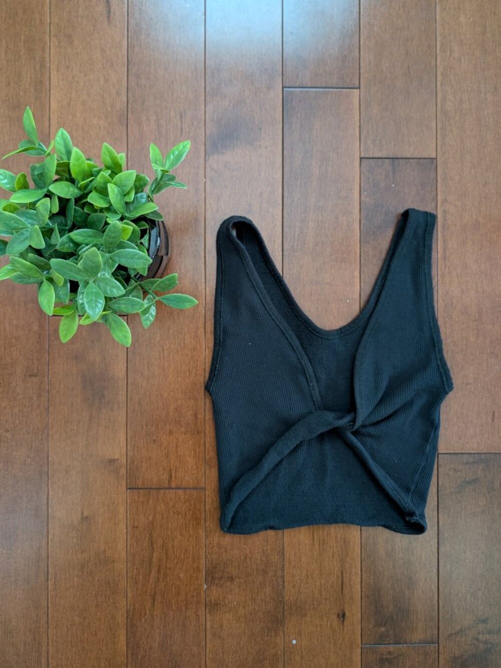 OUT FROM UNDER WRAP IT UP SEAMLESS BRA TOP